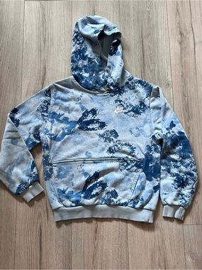 Nike Blue Hooded Sweatshirt Boy’s Large Blue Splattered Tie Dye Pattern